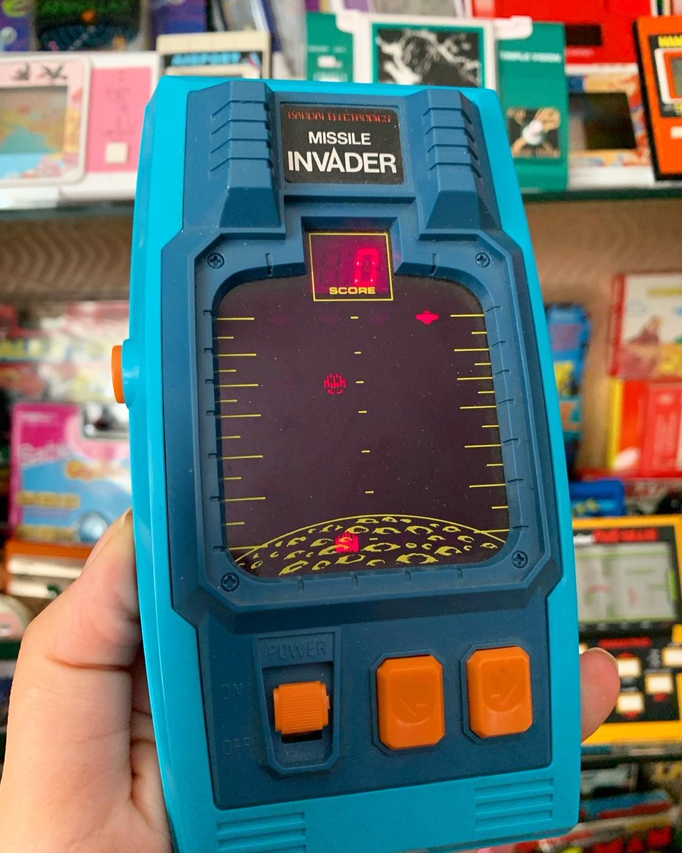 Missile Invader - Bandai Electronics - 80’s 😍
#bandai #retro #retrogaming #retrogamer #oldschool #gamer #gaming #handheldgaming #handheldgamer #handheldgames #missileinvader