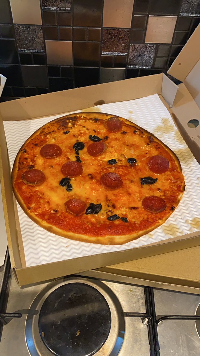 damm_creative's tweet photo. @love_prezzo gluten free pizza. Must be a shortage of ingredients. Do better! https://t.co/Qm8itqLsPl