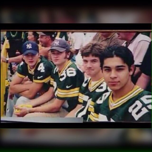 NotDiorHomie_'s tweet photo. Life is sometimes just a big episode of That 70’s Show https://t.co/aQ5ftcIdh5