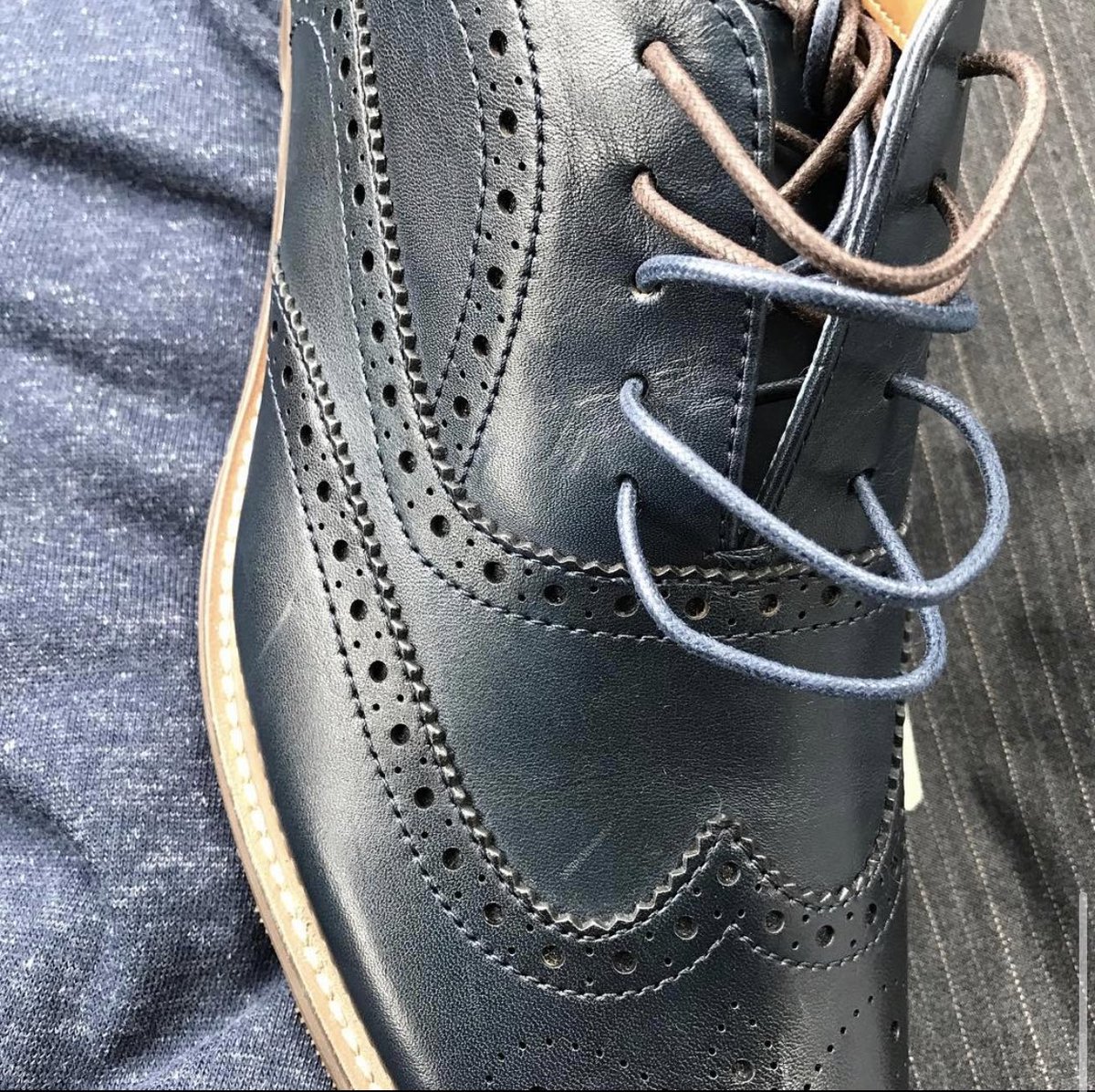 yamomzouse's tweet photo. #colourtheory #color #theory #monochromatic #colour #clothing #shoes #fabric #blue #gray #black #texture #movemet #composition https://t.co/K1BxPABI5P
