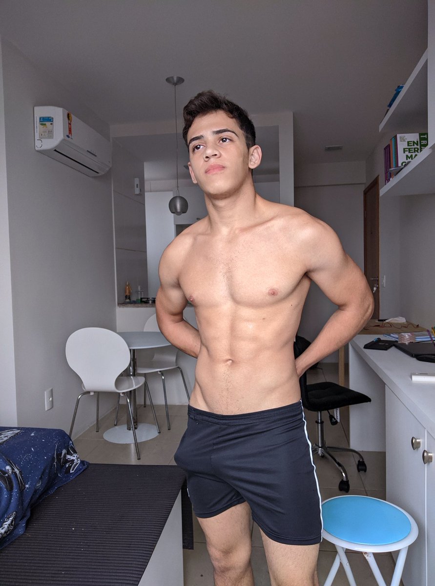 judinhojupiter's tweet photo. Pensando como quantas formas possíveis vou bater na sua cara e maltratar a sua bunda mais tarde. https://t.co/BkW49JtkzE
