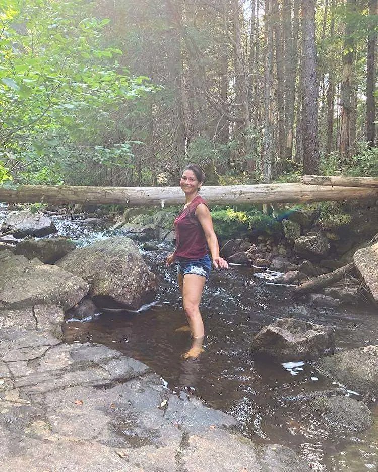 acadorette76's tweet photo. Randonnée par grand chaleur.
Vive les cours d'eau naturel. 😁
#lavalleedubrasdunord #randonnée #randonneequebec https://t.co/jEkdYMHgZ2