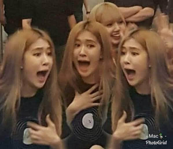 BlackChurras's tweet photo. Lo mejor de todo es que Jisoo nos spoileo en weverse cuando respondió el comentario y dijo que él solo de Lisa salía pronto xd #artistelalisa #COMINGSOON
ARRIBA ESAS NALGAS QUE SE VIENE LA REINA https://t.co/gwggh9VY1p