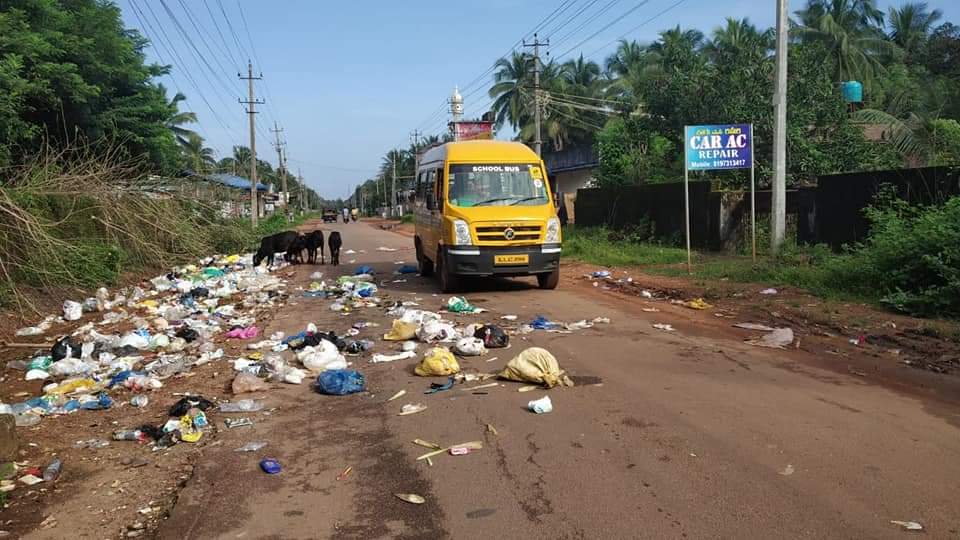 Rff_Bhatkal's tweet image. Sanitary conditions in #HebleBhatkal is miserable, primary collection and disposal of garbage are vociferous voices complaining about its.
Even the authorities claim they were 'doing enough' on the cleanliness front by spending huge amount on contractual workforce #NeedSolution