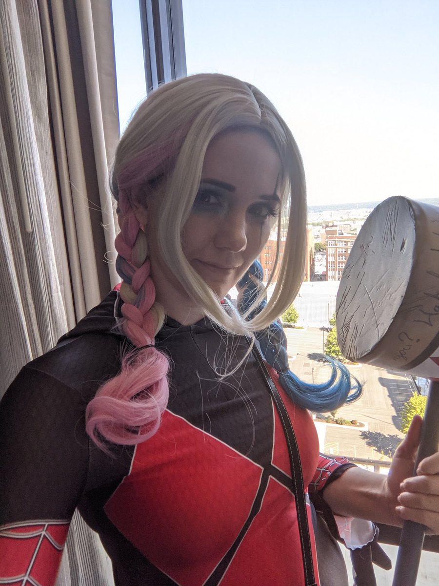 Lady Luna Fox tweet media