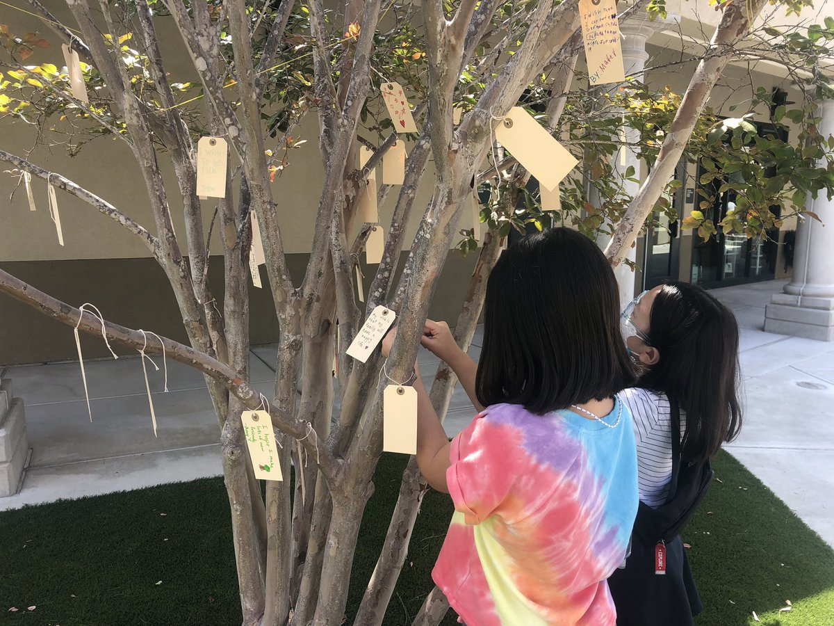 CatGilbertArtEd's tweet photo. Happy New Year, Stallion Artists! Setting our intentions for the year with a Wish Tree inspired by the art of Yoko Ono. So good to be together! No wish too big or too small for these artists. #SRidgeSTEAM #SycRidge #dmsef #dmusd https://t.co/pPCFtnfoBI