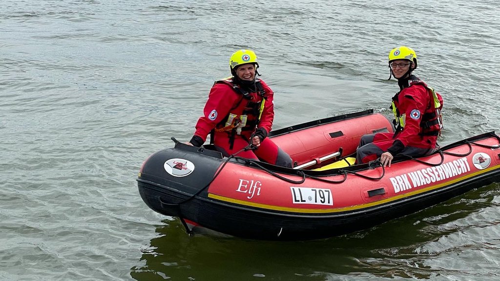 WaWaUtting's tweet photo. Trockenanzüge für unsere #Wasserretter.
Damit sind unsere #Wasserwacht Einsatzkräfte auch bei sehr kaltem Wetter optimal geschützt. 
Vielen Dank an unsere Fördermitglieder und Spender, ohne die diese Anschaffung nicht möglich gewesen wäre! https://t.co/M8AQ7ihd2H