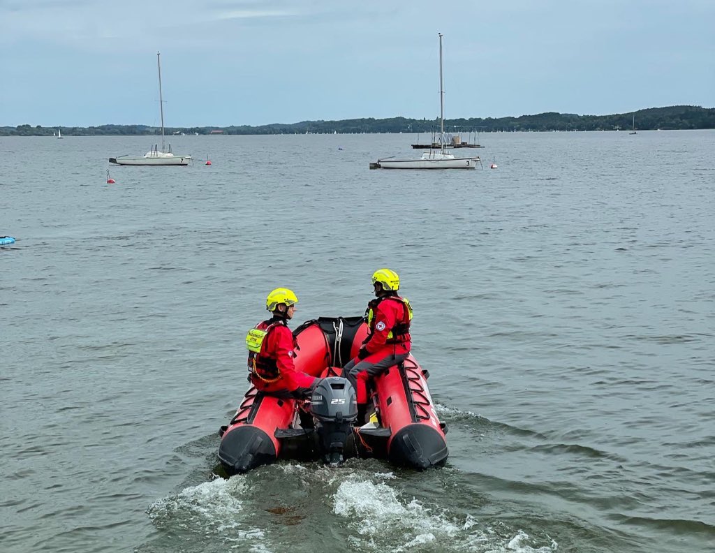 WaWaUtting's tweet photo. Trockenanzüge für unsere #Wasserretter.
Damit sind unsere #Wasserwacht Einsatzkräfte auch bei sehr kaltem Wetter optimal geschützt. 
Vielen Dank an unsere Fördermitglieder und Spender, ohne die diese Anschaffung nicht möglich gewesen wäre! https://t.co/M8AQ7ihd2H