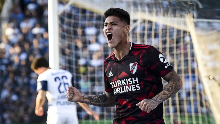 ⚽️ Gimnasia vs. <a href="/RiverPlate/">River Plate</a>
🏆 <a href="/LigaAFA/">Liga Profesional de Fútbol</a> - Fecha 7
⌚️ 20.15
🏟️ Estadio Juan Carmelo Zerillo
👕 Pablo Dóvalo
📺 TNT Sports