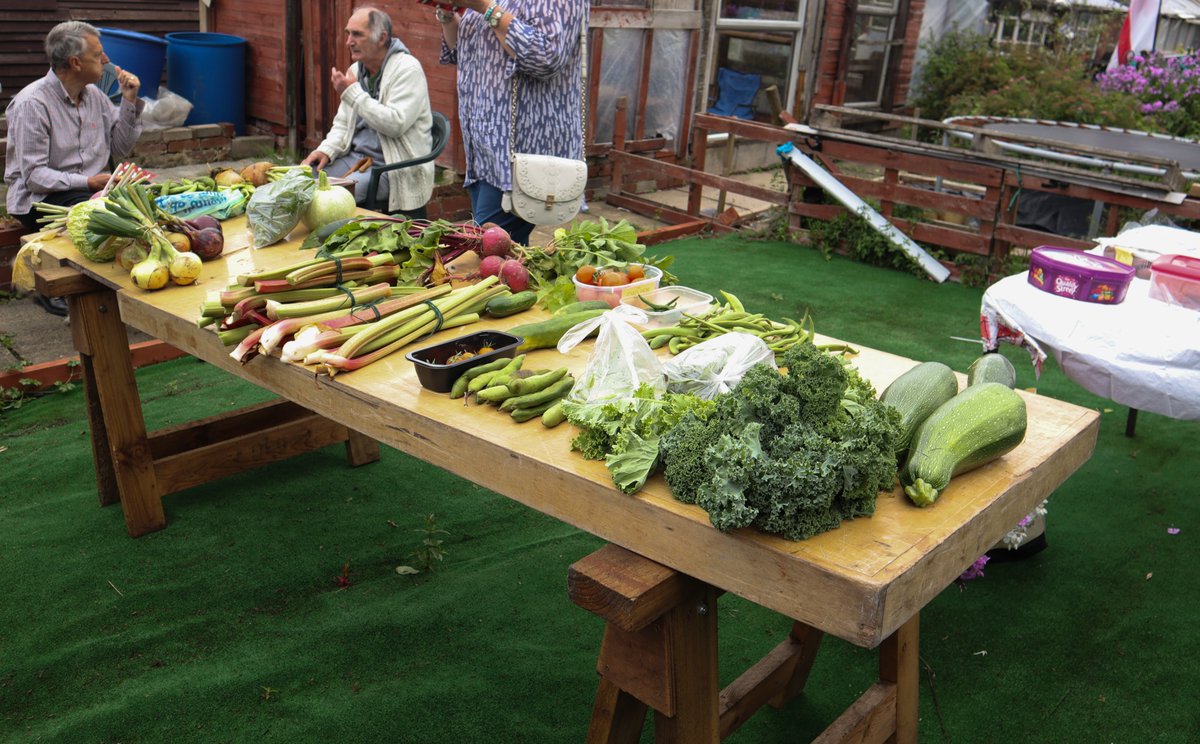 NelsonSave's tweet image. A few pics from our Open Day last Sunday #SaveNelsonCemeteryAllotments