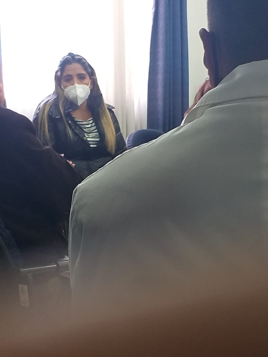 warmiclaus's tweet photo. Importante que la hija de Janine Añez participe en la junta médica sobre su madre. Ese derecho no les dieron a los presos de 2019 y 2020. Anyway, está estable pero requiere apoyo psicológico. Juicios mediante debe responder por masacres y graves violaciones a los DDHH. #Bolivia https://t.co/oC0XwzhMzn
