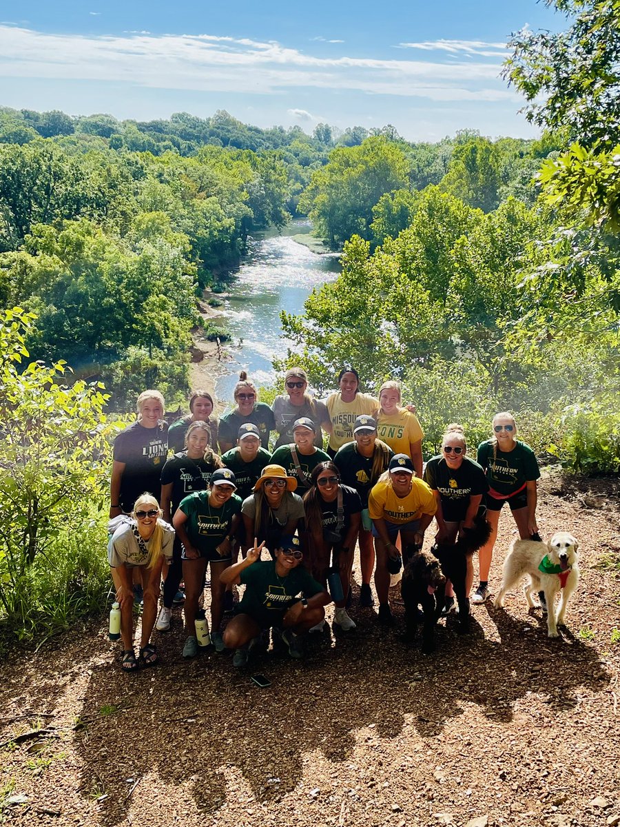 MSSUSoftball's tweet photo. Grateful to have such beautiful scenery in our backyard! #JOMOSO #RISE https://t.co/RptlrpzAwZ