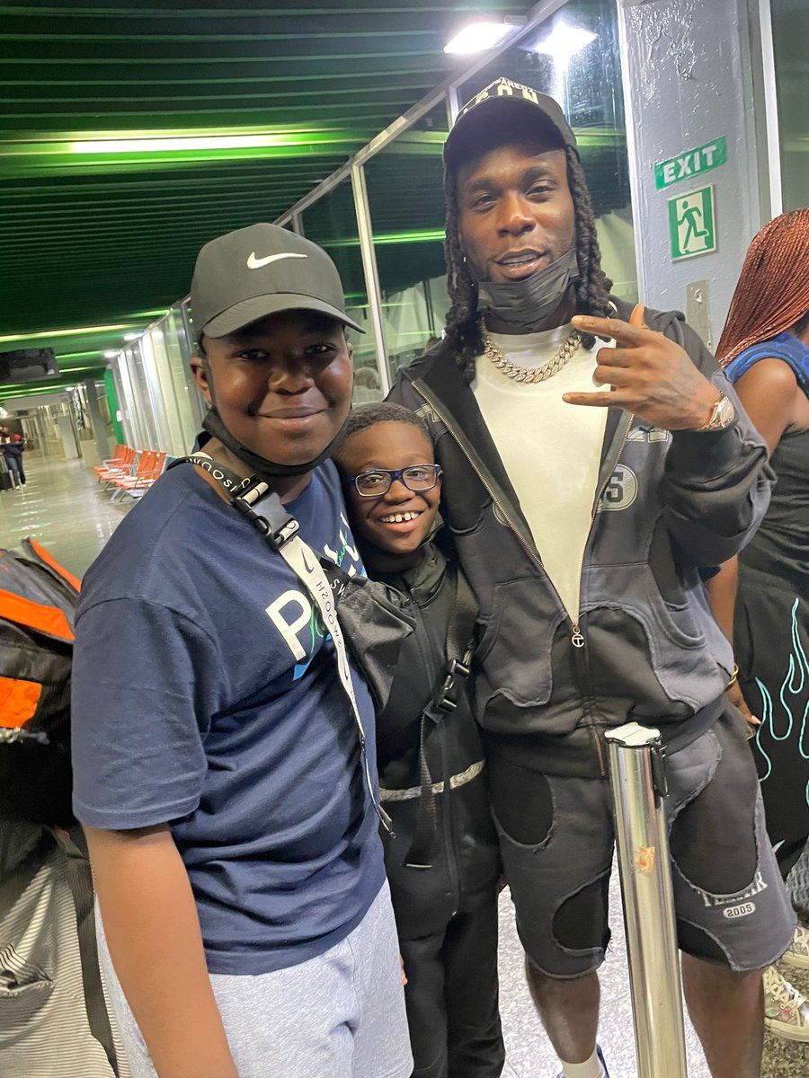 My boys naija holiday just got even better. With the real African giant @burnaboy #CherishedMoment #NaijaExperience #Odogwu #Burnaboy