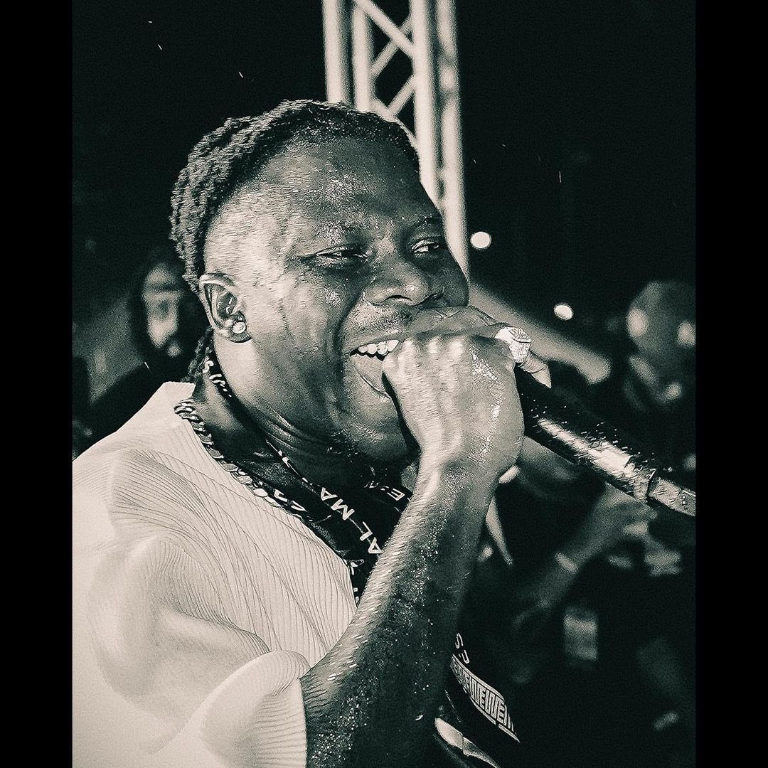 BurnitonMSG's tweet photo. ⚡️ A recap of BET Award winner, @stonebwoyb’s energetic and thrilling performance at the AFROCARNIVAL Festival in Brooklyn-USA.🇬🇭🔥 https://t.co/ONV7w0YFqP