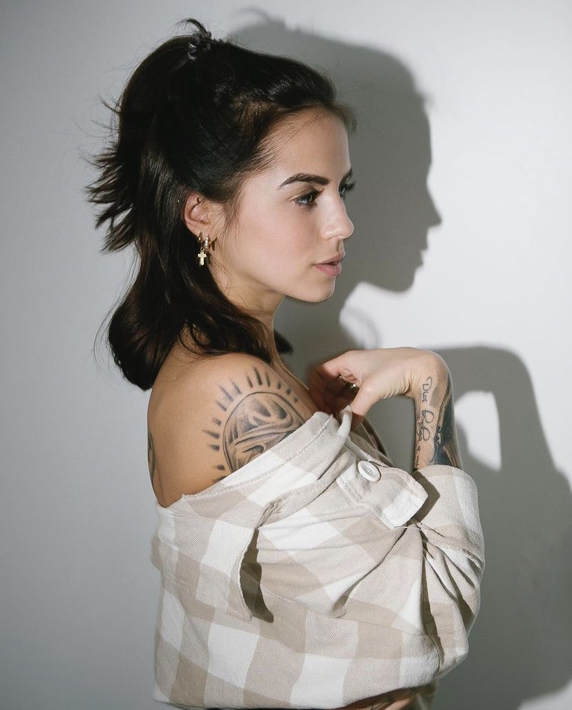 ⠀
⠀ ⠀⠀ 𓄼 𝒪𝗁, 𝗌𝗁𝖾’𝗌 𝑠𝑤𝑒̲̅𝑒̲̅𝑡 𝖻𝗎𝗍 𝖺 𝐩𝐬𝐲𝐜𝐡𝐨̶.
⠀ ⠀
⠀ ⠀⠀ ⠀ ⠀ ⠀⠀ ⠀ ⠀⠀ ⠀ ⠀⠀ ⠀ ⠀   ⠀ ₊  ° ✧︡
⠀