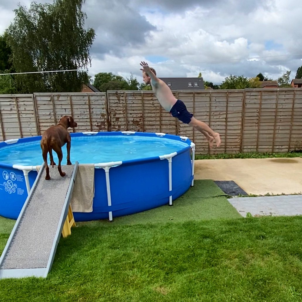 I learnt 3 things today…
1. I need to get back in the gym.
2. Dogs can sense danger.
3. Always check the depth first.
#quickdip #watchme