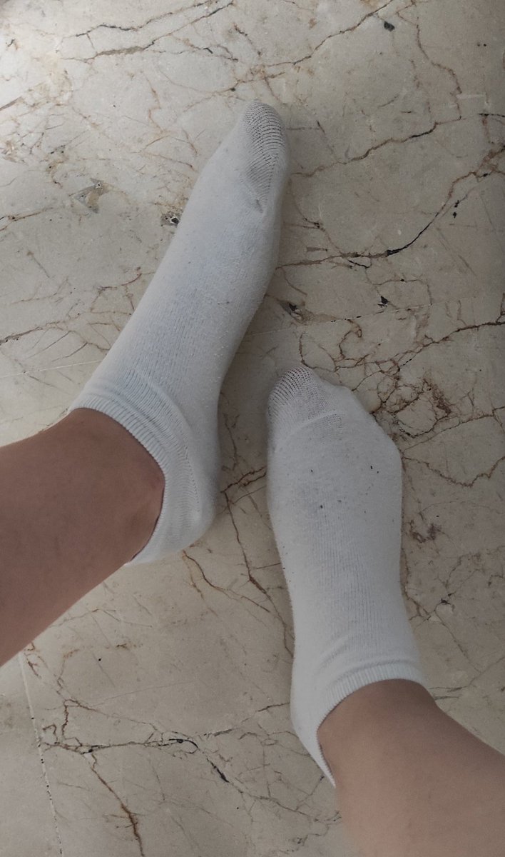 Feetfeed3's tweet photo. La comida en caliente y bien presentada, como quitarme los calcetines para comerme los pies después de estar todo día arriba y abajo 🤩 https://t.co/KxBFrhfB4g