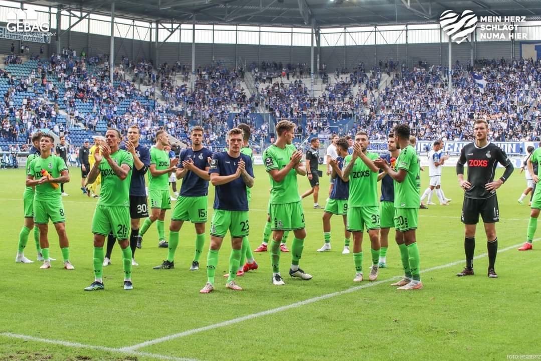 MSVDuisburg's tweet photo. Die Fotogalerie zum gestrigen Spiel unserer #Zebras in Magdeburg präsentiert die #Gebag. 

#herznumahier 💙 #Duisburg #FCMMSV #3Liga https://t.co/KFgW0b8LXH
