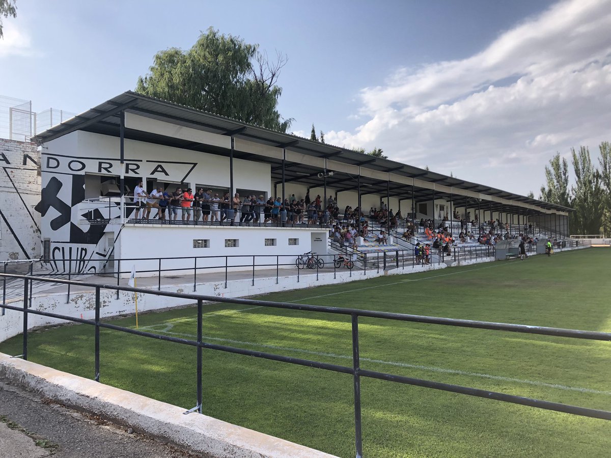 ferrer9_jaime's tweet photo. Domingos de fútbol, cuanto los echaba de menos ⚪️⚫️ ⚒ https://t.co/CQlenN51bl