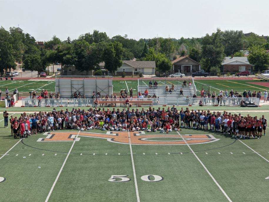 NatronaFootball's tweet image. What a great ending to a great preseason, hosting the ⁦@MidgetCasper⁩ football clinic.   #ThankyouForTheOpportunity #PureFun  Have a great season! #MustangsAndMidgets #Horsepower #RunTheOrange