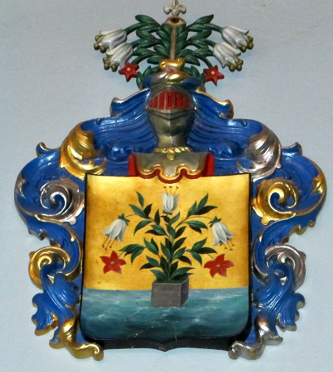 thecoadb's tweet photo. #prytz #heraldry #finland #finnish #coatofarms #familycrest https://t.co/H16MJAm8eD