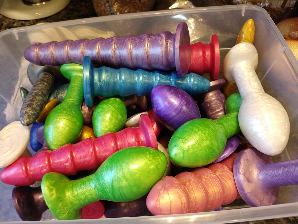 All the pretties! 

In addition to the etsy store, we will also have a vending tent at laid back labor day and Gaea goddess gathering here, for those in the KC vicinity.