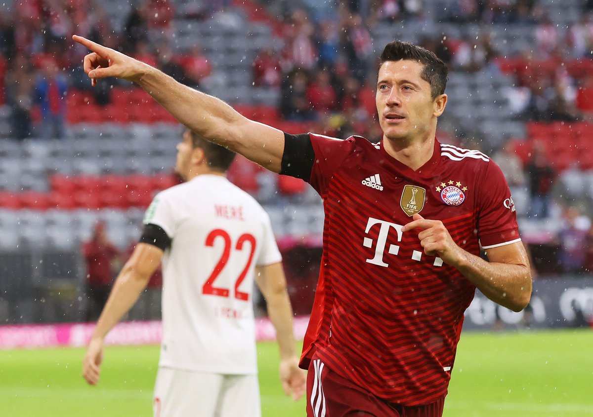 FCBayernEN's tweet photo. You already know who it is 😉

🔴⚪ #FCBKOE 1-0 https://t.co/bgAKvqXCrX