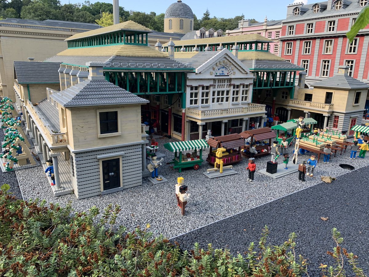 dharrshy's tweet photo. Went to Legoland and everyone needs to see how great miniature London is😍��� https://t.co/kXASIDAWar