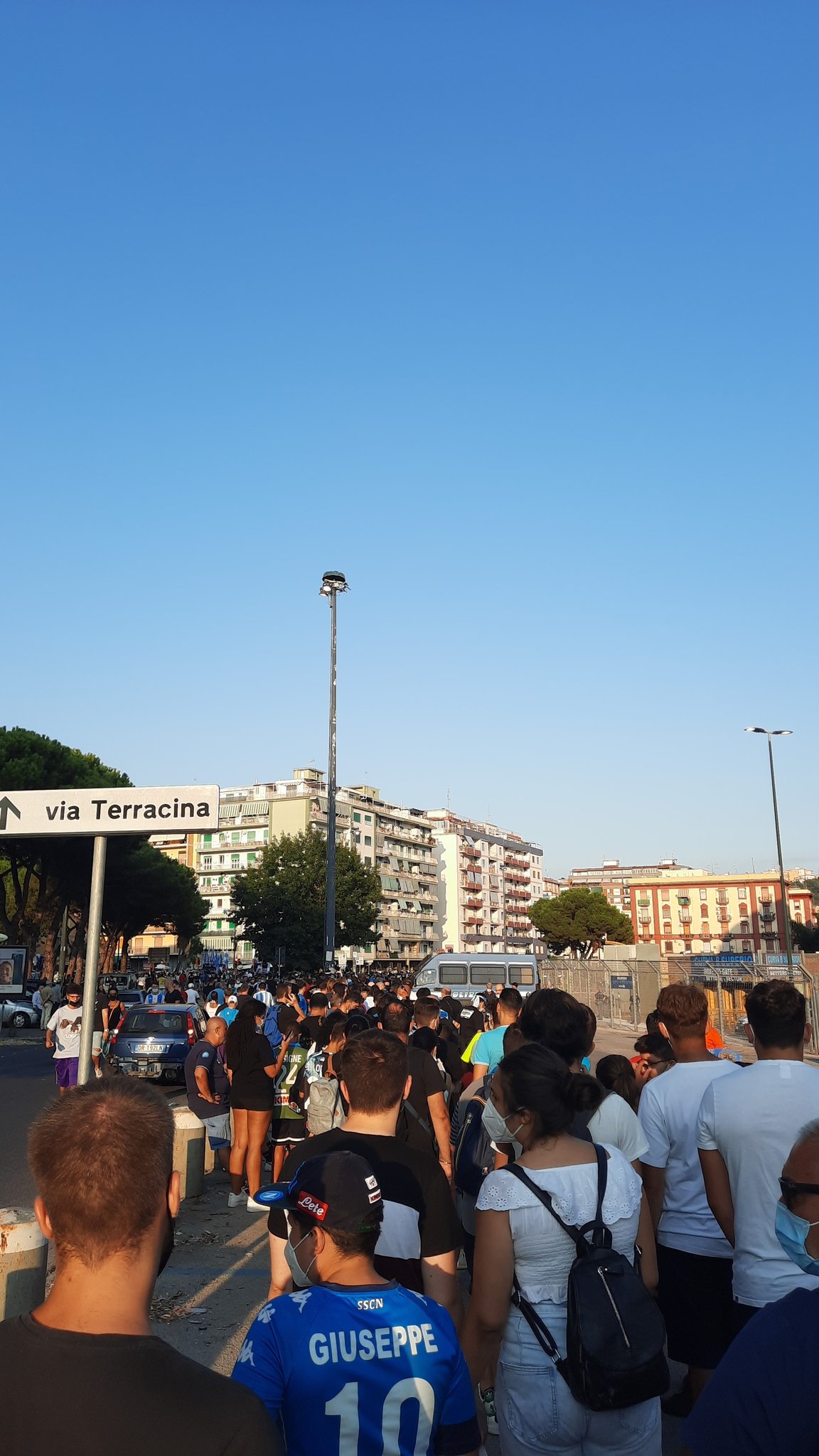 fila stadio maradona