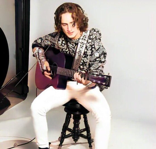 emiliosoriomex's tweet image. 🚨 MASIVA DE EMERGENCIA 🚨

META: 5000 votos en el menor tiempo posible.

¡SI SE PUEDE! YA ES LO ÚLTIMO

 #KCAMexico #EmilioOsorio #QueLePasaAmiFamilia #SKabeche #EddySKabeche
#SKPetsDeSKabeche #DarianRojasParaTi #DarianRojasYJashlem #PriveCrew