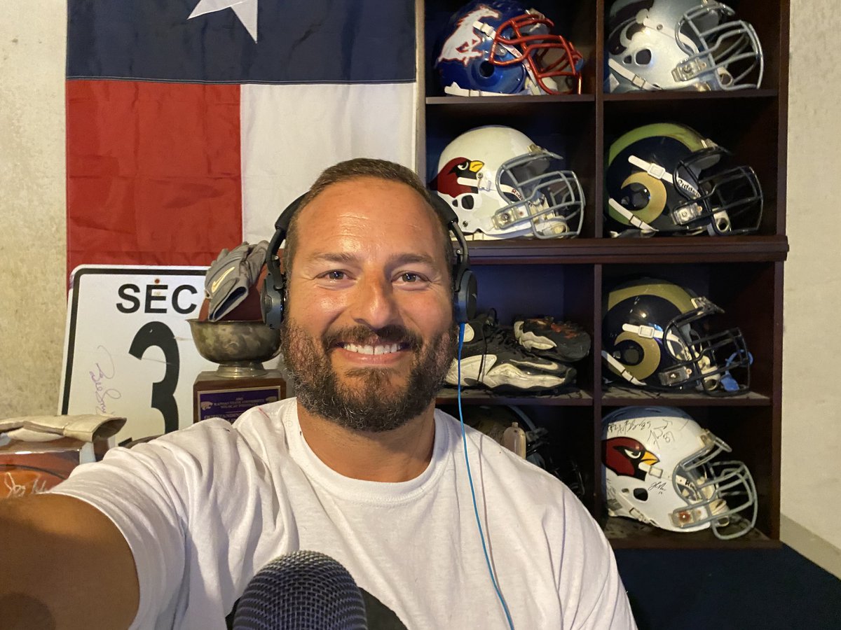 mrleckey's tweet image. Reconfigured my ⁦@OutsideTrenches⁩ studio setup.