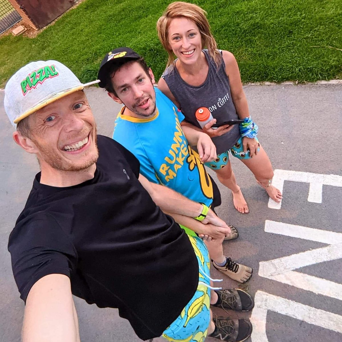 VicIzzyOwens's tweet photo. A run with these two.. what a perfect end to the week 👣😊
#mentalhealthawareness #runningwithadisability #happymoments #runningcompany #guiderunner #runfie https://t.co/0hHoOdLkdH