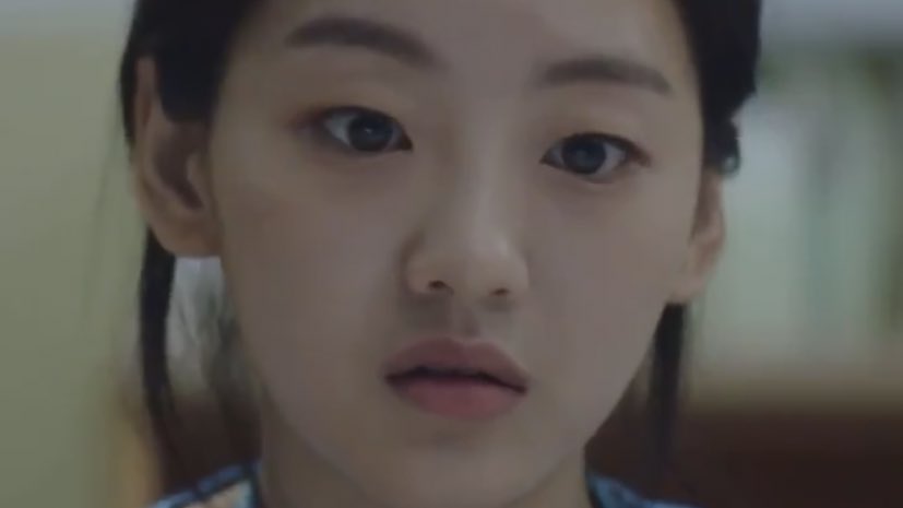 윤복아 내가 
아끼던 펜이 안 보여

                                    책상 위에 보셨어요?!
                                 어떡해요 저도 찾아볼게요

윤복아 홍도 봤어?
홍도가 안 보이네

                                    그것 참 잘 됐네요