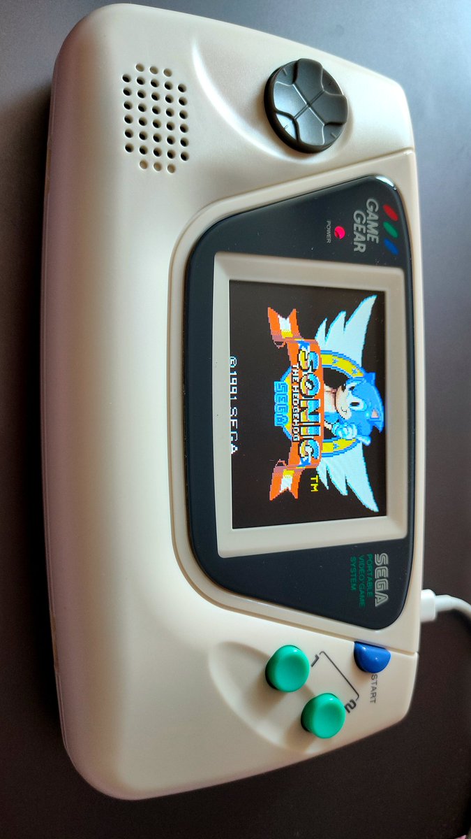 NightSaint1's tweet photo. Petit après-midi à modder une Game Gear. Nouvelle coque blanc cassé avec une vitre à sérigraphie parfaite, écran McWill, cartes son et alim' neufs, enfin un de mes impératifs à savoir une prise USB-C.
Bref, tout est réuni pour l'expérience ultime ! #gamegear #mcwill #sega https://t.co/oPyngYrHXf