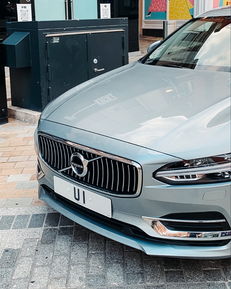 Regtransfers's tweet photo. What a plate to spot🤩!! 

Know the owner? Tag them in the comments⬇ | 📷  - @hassanchoudaryx

Find further dateless plates here: https://t.co/1AbMtYcRBE

#numberplates #regtransfers #registration #spottedplate #dateless #datelessplates #cherishedplates #U1 #U #1 #Volvo https://t.co/5AblZRu8Fp