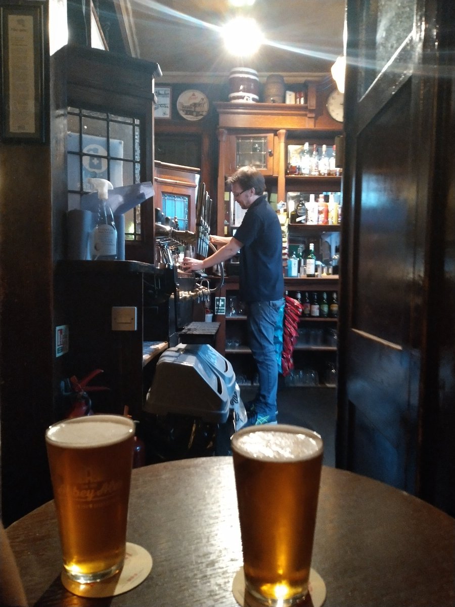 Jon_BOA's tweet image. Back in the front room of @bath_starinn for the first time in a long time. Have only managed to be in the lounge since March 20. #BathPubs