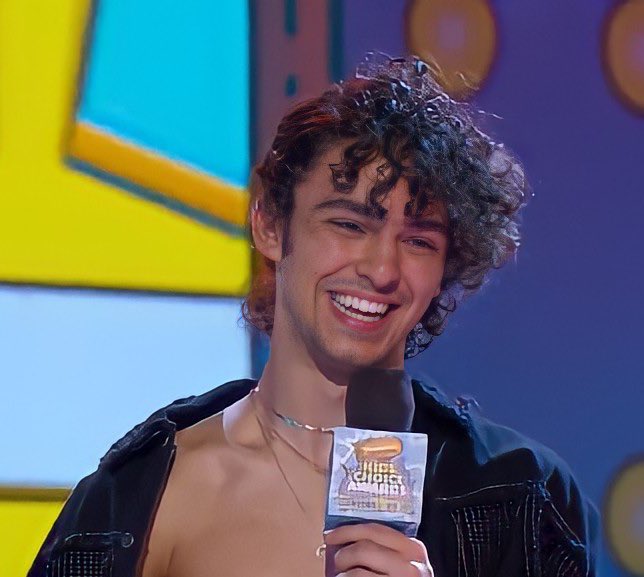 karolxgress's tweet image. Nos partimos la madr3 votando día y noche por meses, Joaquín  nunca nos ha pedido nada todo lo hacemos por esta sonrisa pq queremos verla de nuevo y pq el lo merece, tal vez no seamos un fandom muy grande pero les que estamos somos muy fuertes y siempre estaremos para el &amp;lt;33