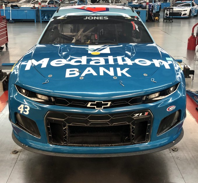 Watch Erik Jones's leaked NSFW photo on TwXstars