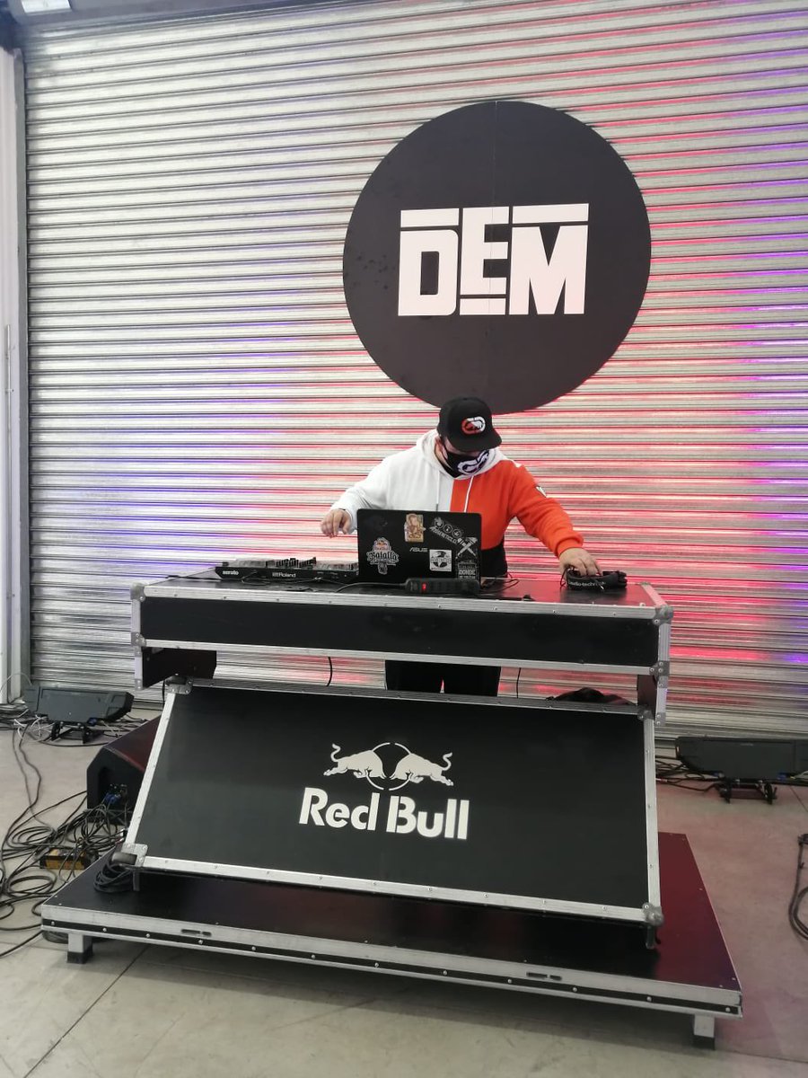 ToroRoquer's tweet photo. Hoy se viene la #midseason de @dembattles por transmisión de @redbullbatalla desde las 15hrs. por https://t.co/77TlNjvR9D https://t.co/iwkKvTWLrb