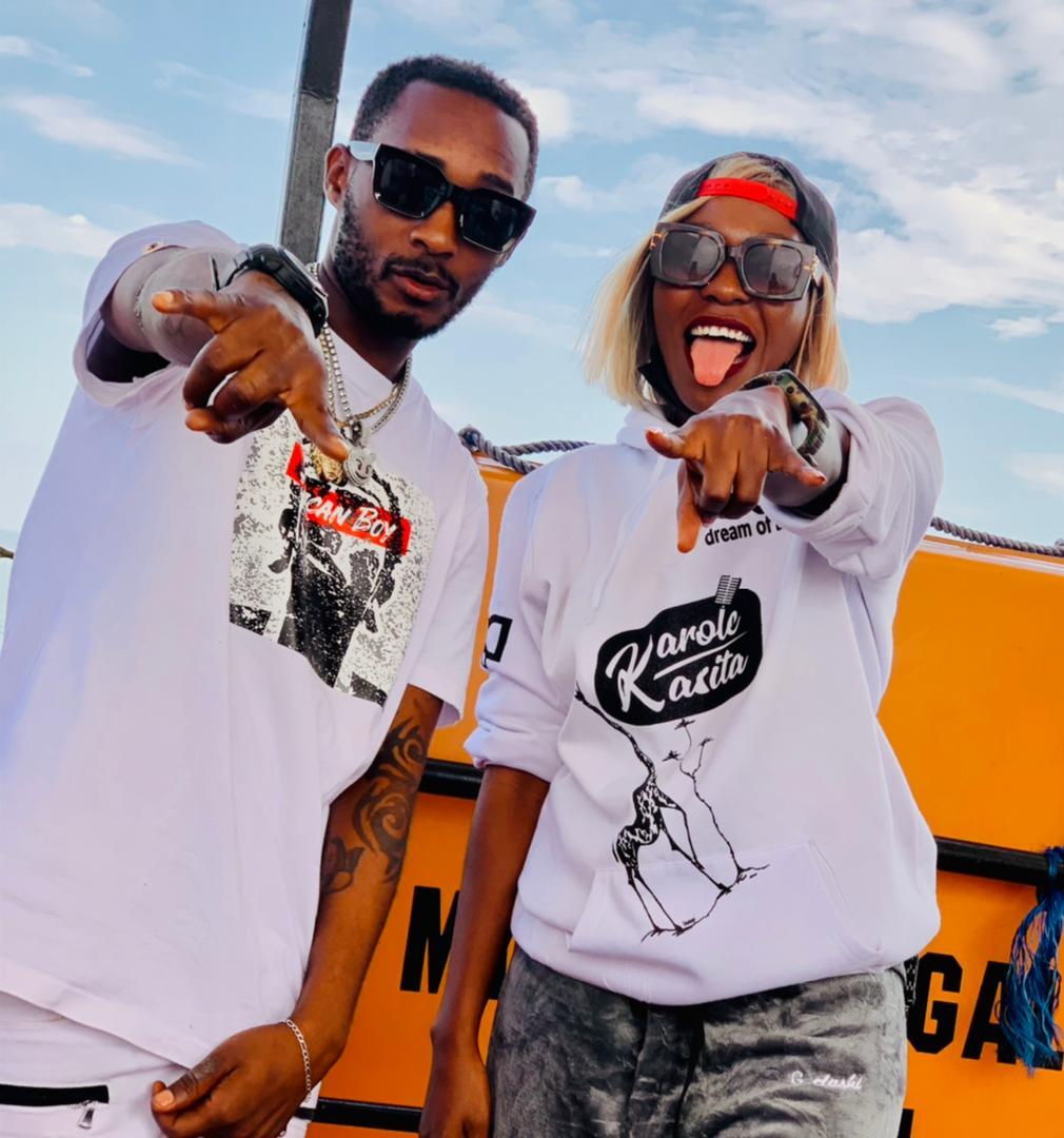 DjRankx_OneDrop's tweet photo. WE🤟UNRULY🤘
@KaroleKasita alongside @DjRankx_OneDrop #OneDropRiddim(Season2) Loading🎵
#OneDropStarPromotions🎬🏆 https://t.co/HPsTnWQSxo