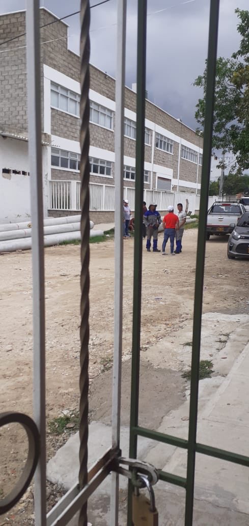 CasaDeLaMujerBq's tweet photo. @RedSurBAQ @Aire_Energia @ControlUrbanoBq Señores @Aire_Energia a su pregunta ¿En que nos afectan los postes ? Que en tono de burla hicieron Sus funcionarios a nuestra comunidad el día de hoy - les respondemos : https://t.co/mMAtEdcWT4
