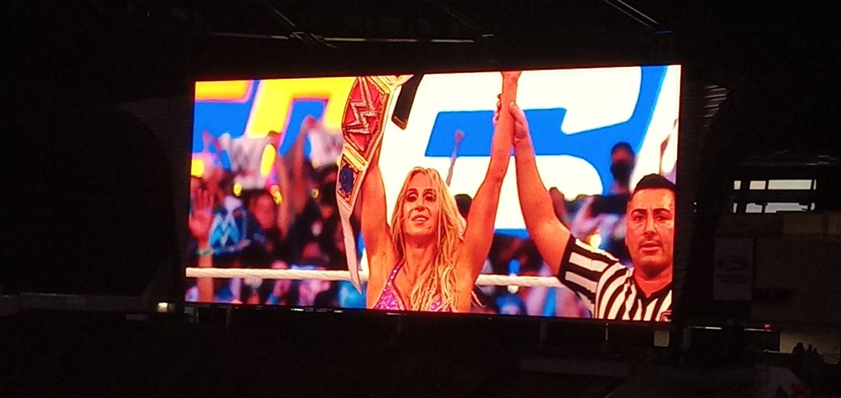 #TheQueen <a href="/MsCharlotteWWE/">Charlotte Flair</a> won that night WOOOO! I cheered her on and I'm thankful I was there to cheer her on and root and support for you Charlotte
