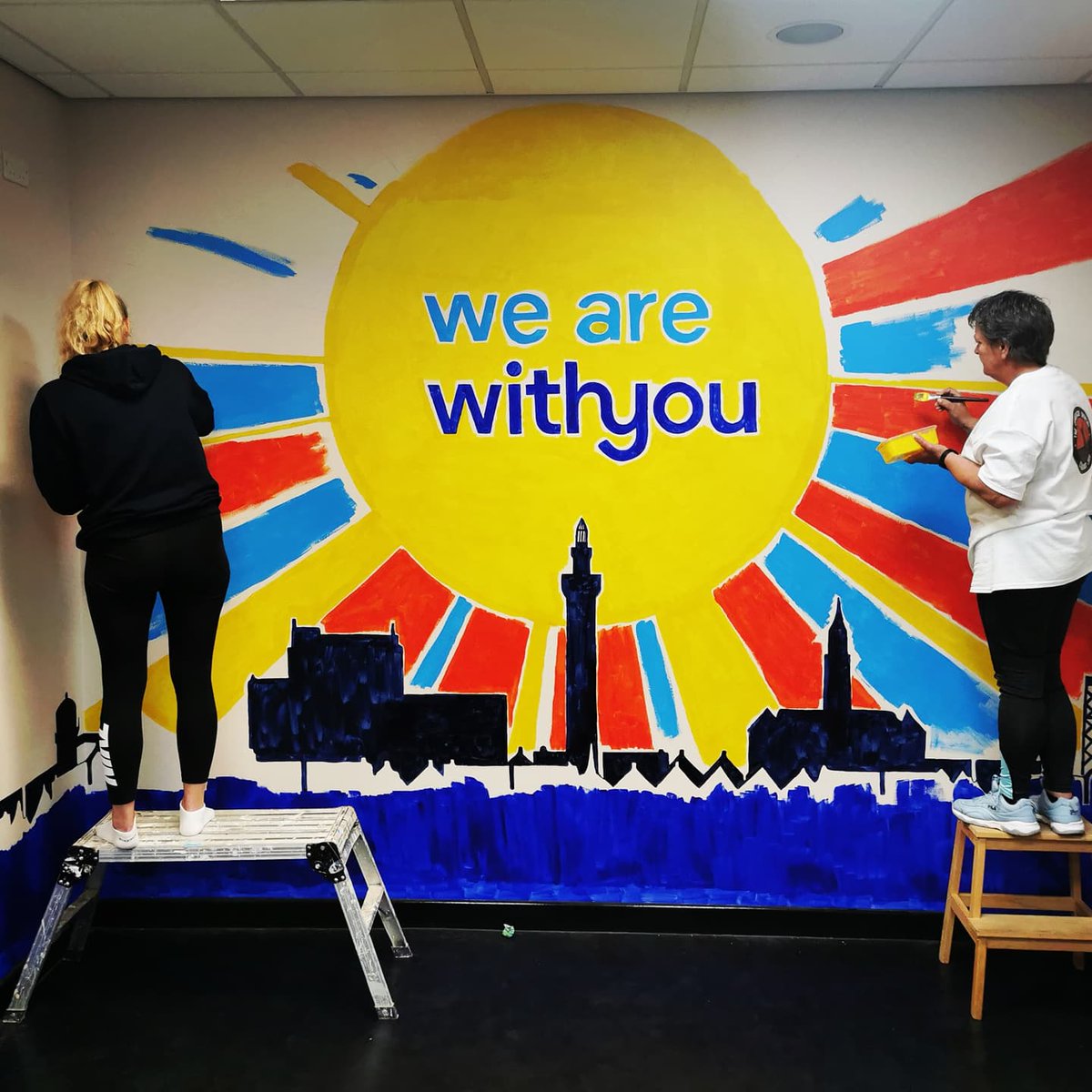 creativestartuk's tweet image. With the lockdown holding this up, it was great to make such progress on our first day. We are brightening up the @WithYouNELINCS reception with one of our paintjobs. Painted by the recovery community with support of the Crime Reduction Fund. Great team work as always. ✊