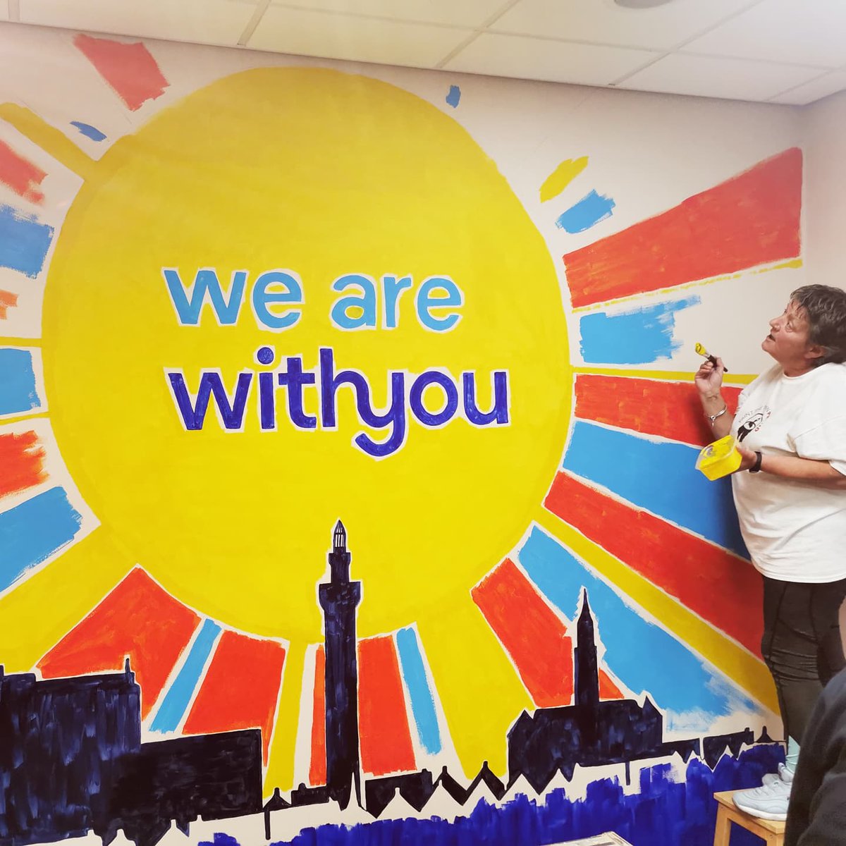 creativestartuk's tweet image. With the lockdown holding this up, it was great to make such progress on our first day. We are brightening up the @WithYouNELINCS reception with one of our paintjobs. Painted by the recovery community with support of the Crime Reduction Fund. Great team work as always. ✊