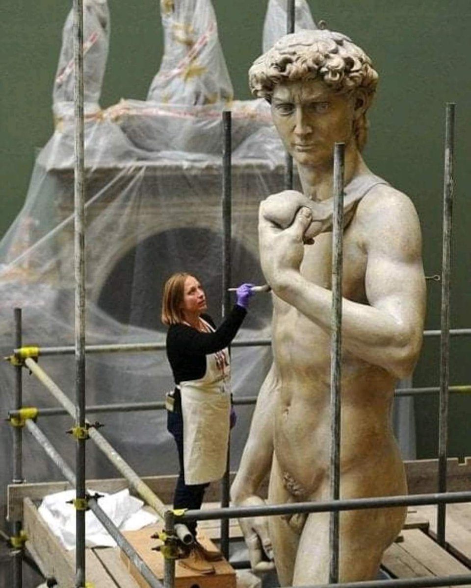 Porque el David de Miguel Ángel también necesita unos retoques para estar bien. #escultura #arte #sculpture #art