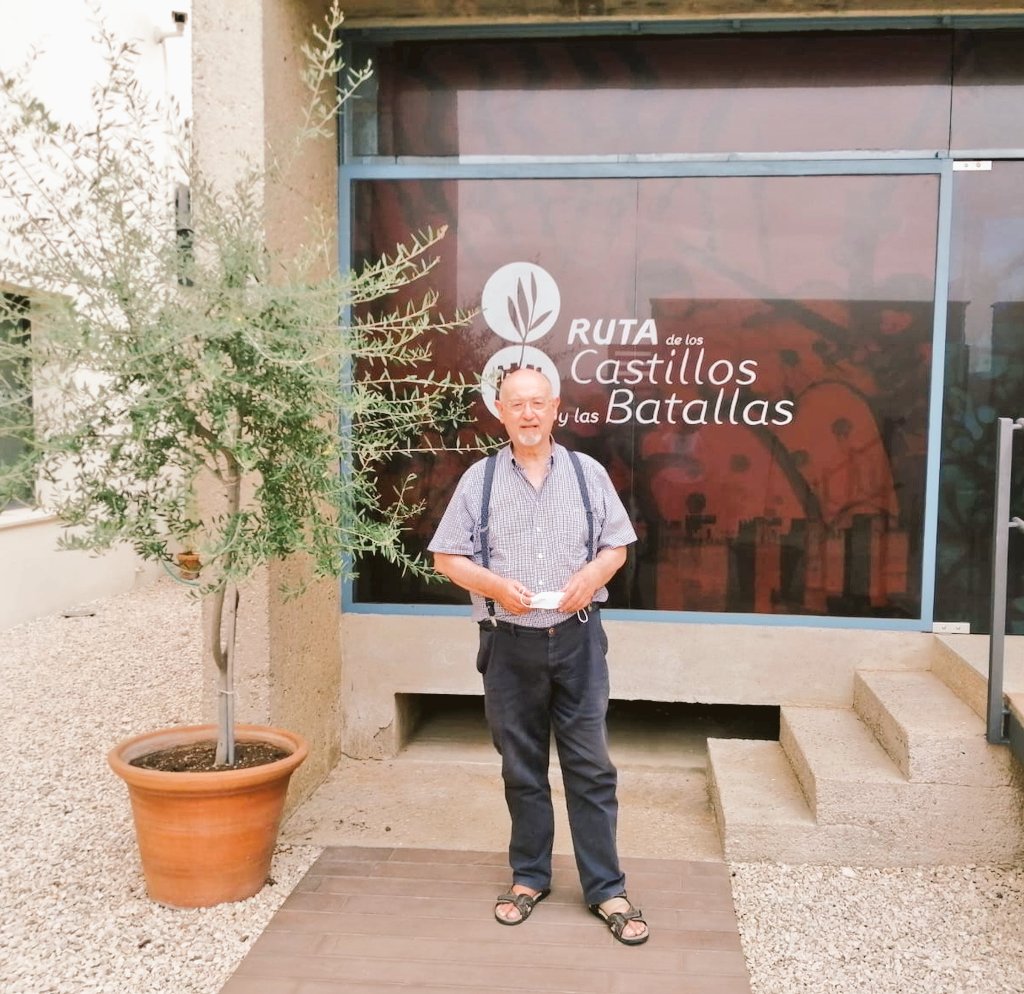 👉Hoy nos ha visitado el conocido escritor Juan Eslava Galán en el Museo de la Batalla de las Navas de Tolosa.

⬆️Encantados de que siempre que pueda pare a saludarnos⬆️

#museo #museum #batallanavasdetolosa #museobatallanavasdetolosa