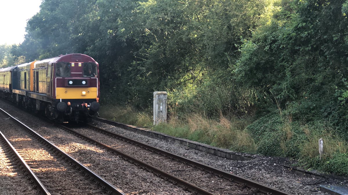 Great to catch both @Vintage_Trains and @westcoastrail in the lovely  Warwickshire sunshine today. #ShakespeareLine