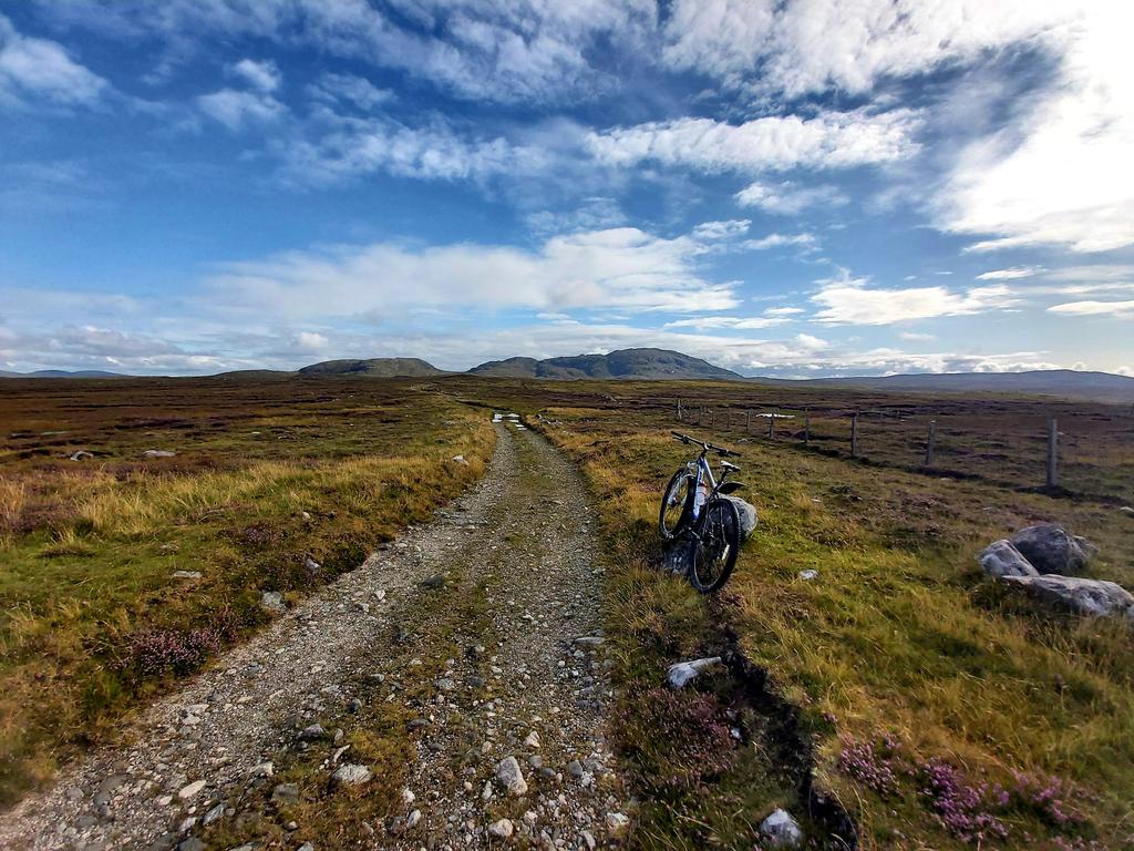66248109eb7f43a's tweet photo. Big skies #IsleofLewis Finally the cloud lifted and I got a pre dinner pootle #Bragar ❤🏴󠁧󠁢󠁳󠁣󠁴󠁿 https://t.co/eHqqnM8pIl