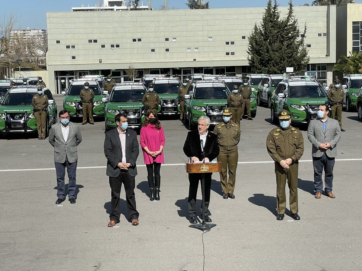 20182022Archivo's tweet photo. AHORA, el Pdte @sebastianpinera, junto al ministro del Interior @RodrigoDelgadoM, anuncia la adquisición de más de 600 vehículos para reforzar labor preventiva de Carabineros.
#SeguridadParaChile https://t.co/pXhwUqKw0R