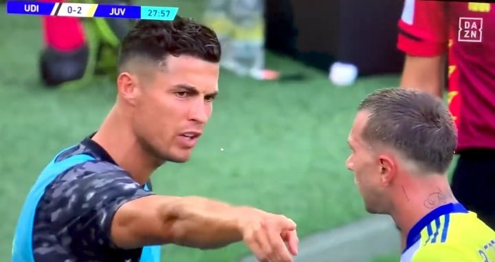 TheRonaldoTeam's tweet photo. Coach Cristiano Ronaldo https://t.co/5RLdZx6ibd